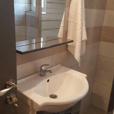 公寓 Apartament Mamaia,satul De Vacanta 康斯坦察